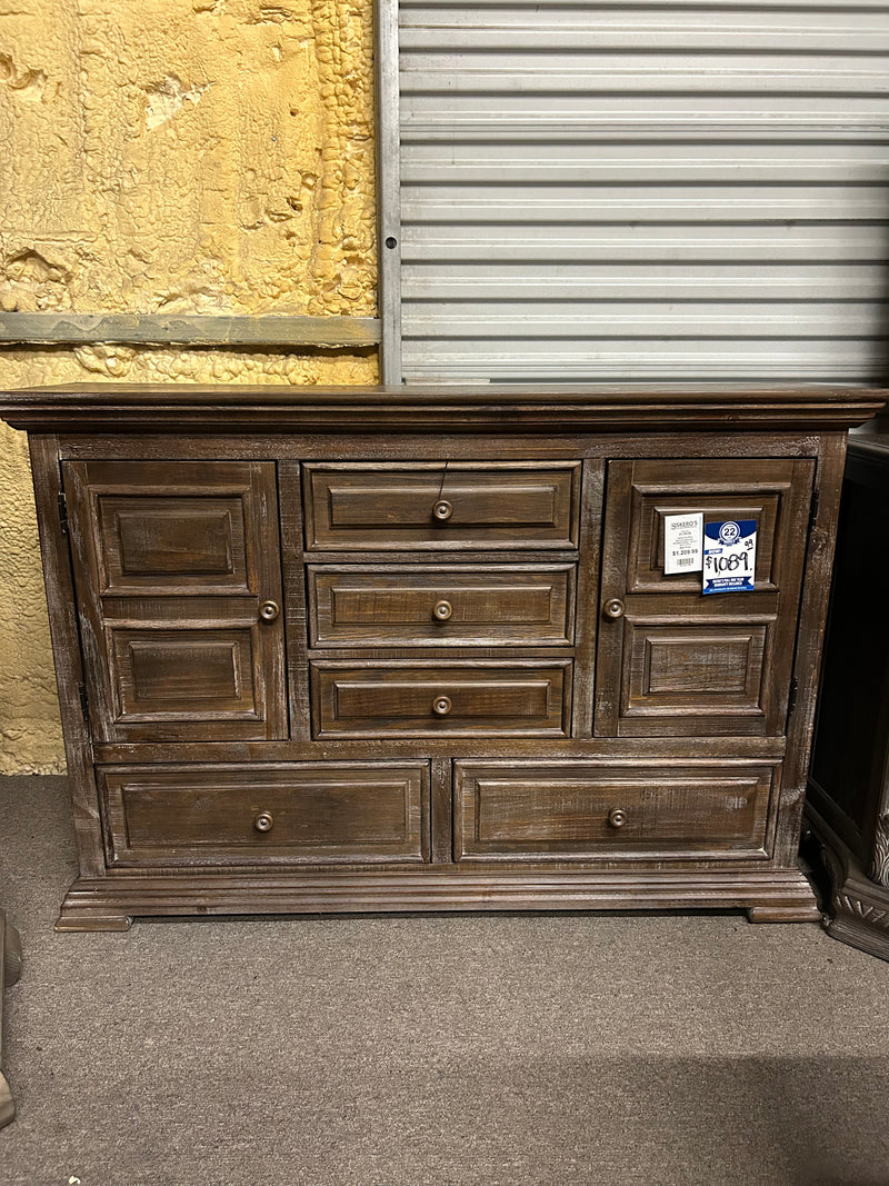 Wyndahl Dresser by Ashley (CLEARANCE)