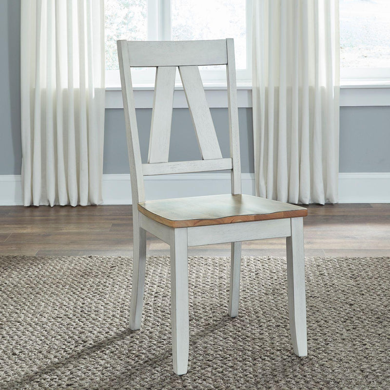 Liberty Furniture Industries Inc. Lindsey Farm 62WH-CD-5TRS 5 pc Dining Set IMAGE 4