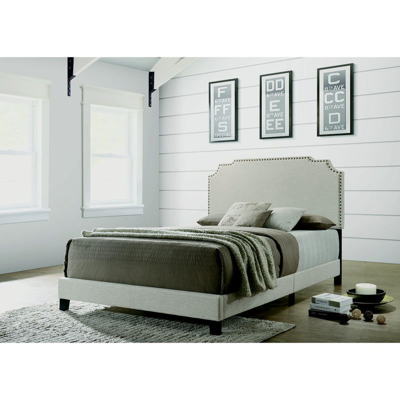 Coaster Furniture Tamarac King Upholstered Platform Bed 310061KE IMAGE 4