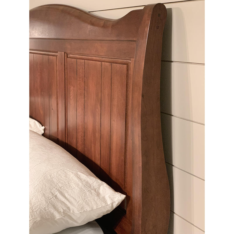 Artisan & Post Heritage 110 King Sleigh Bed - Amish Cherry IMAGE 3