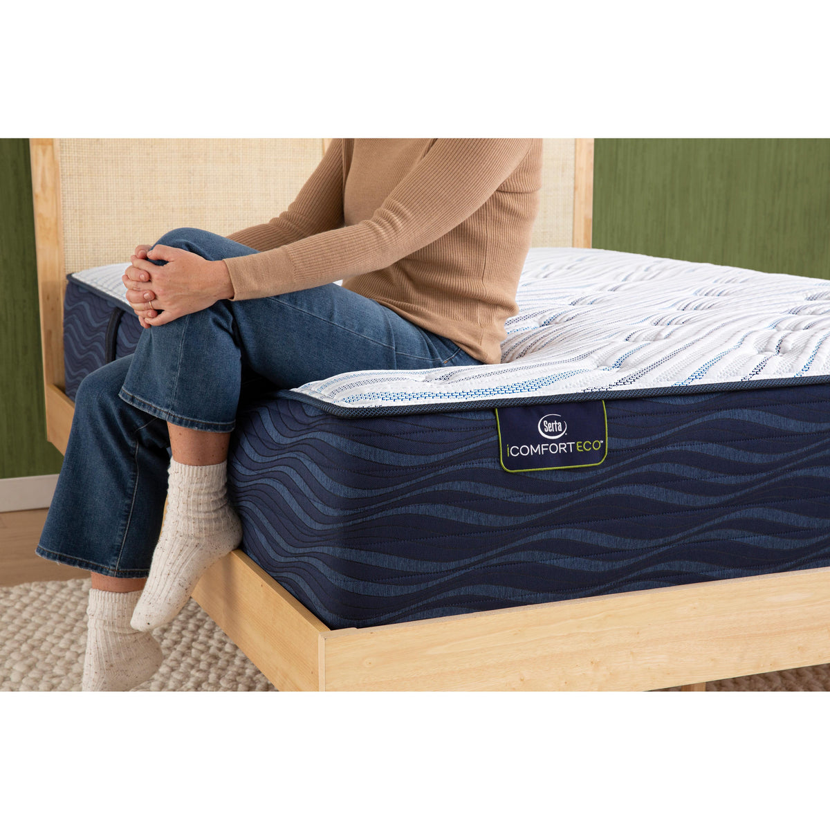 Serta Q30LTX Plush Mattress (King)