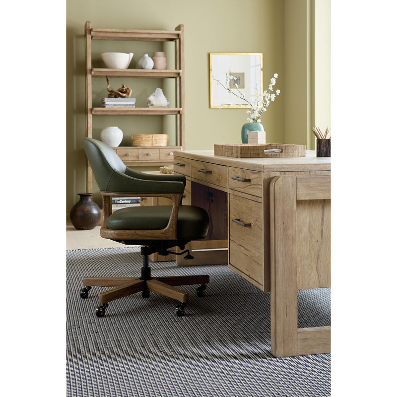  Hooker Furniture EC225-028 Briar Executive Swivel Tilt Chair IMAGE 5