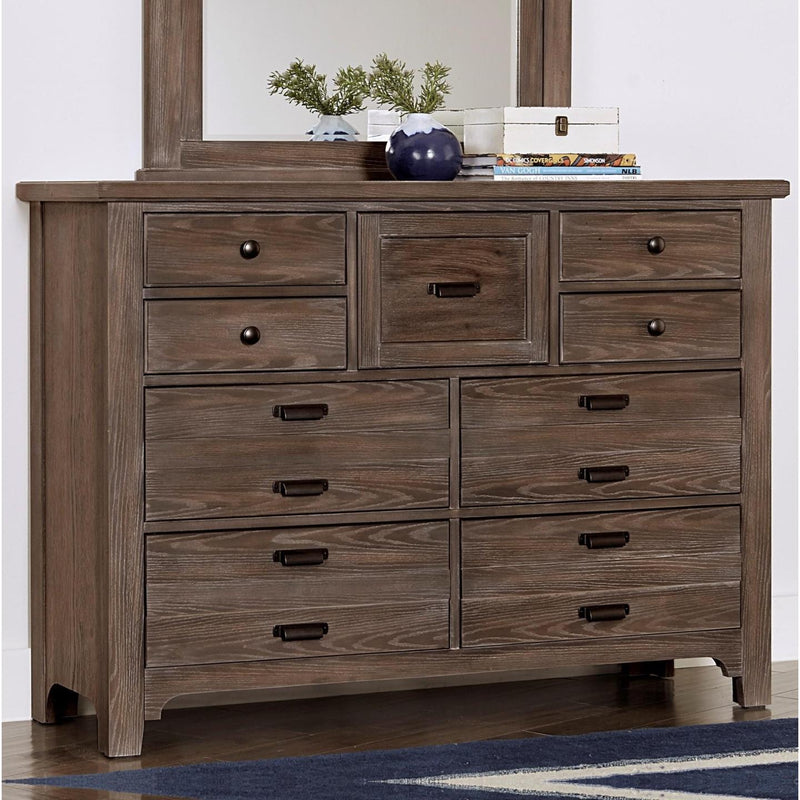 Vaughan-Bassett Bungalow 9-Drawer Dresser 740-002 IMAGE 2