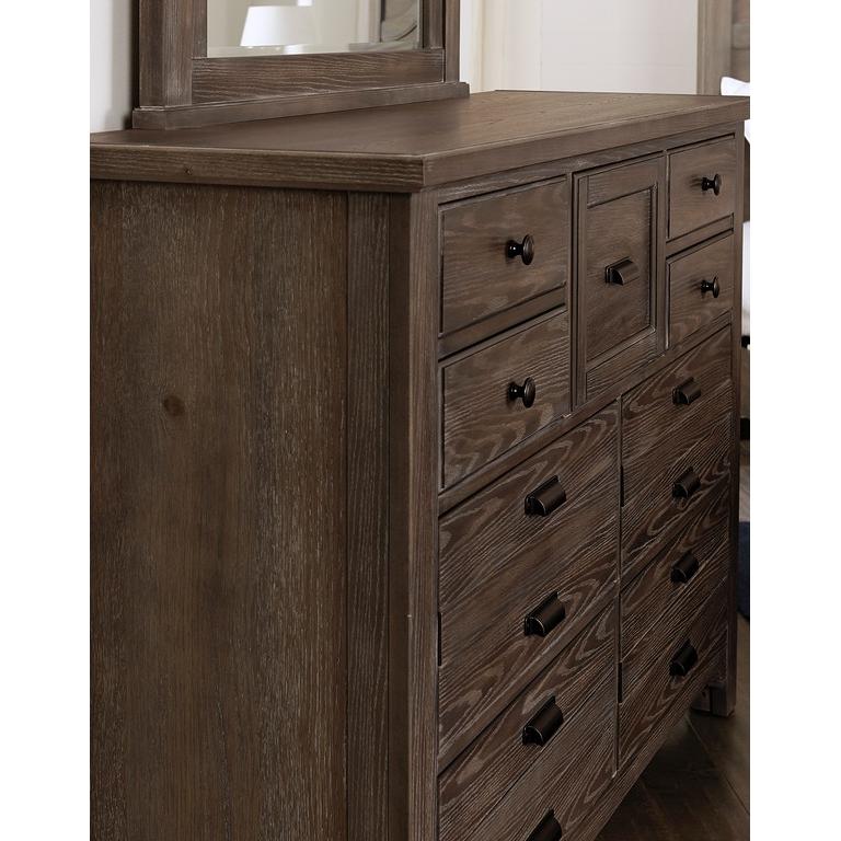 Vaughan-Bassett Bungalow 9-Drawer Dresser 740-002 IMAGE 4