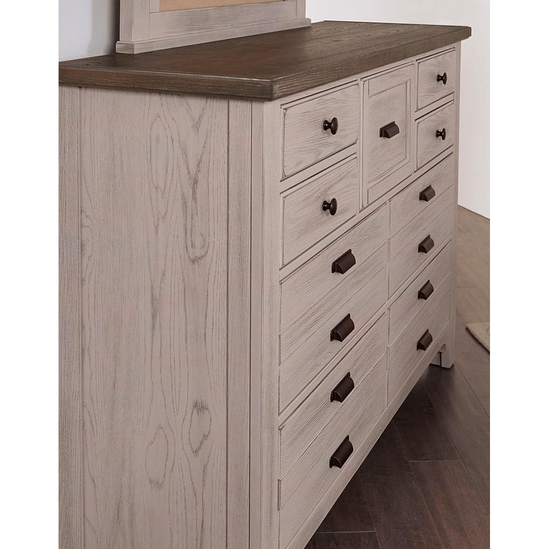 Vaughan-Bassett Bungalow 9-Drawer Dresser 741-002 IMAGE 4