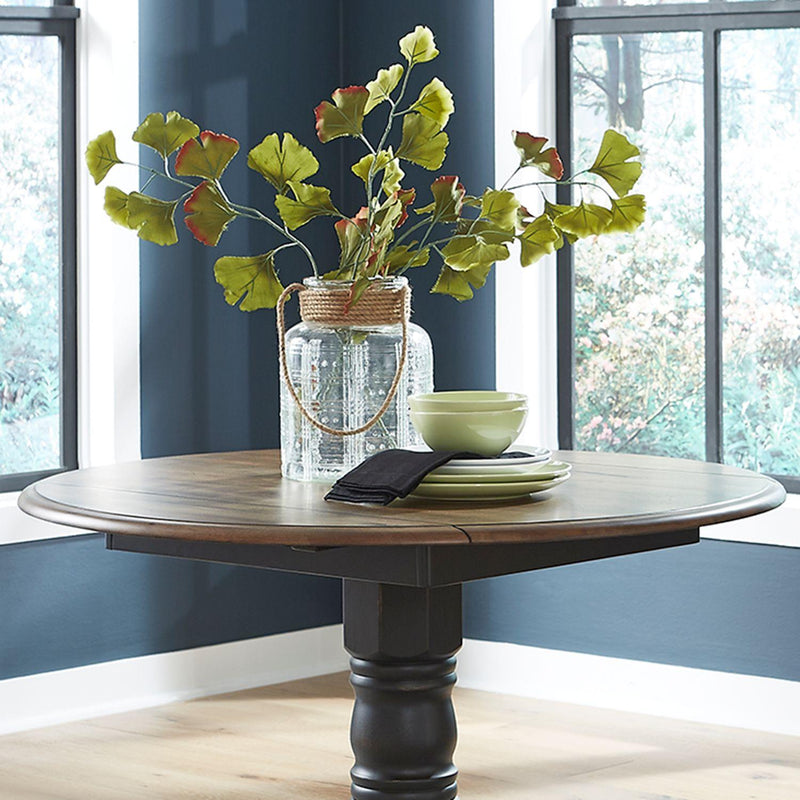 Liberty Furniture Industries Inc. Round Carolina Crossing Dining Table with Pedestal Base 186B-T4242/186B-P4242 IMAGE 3